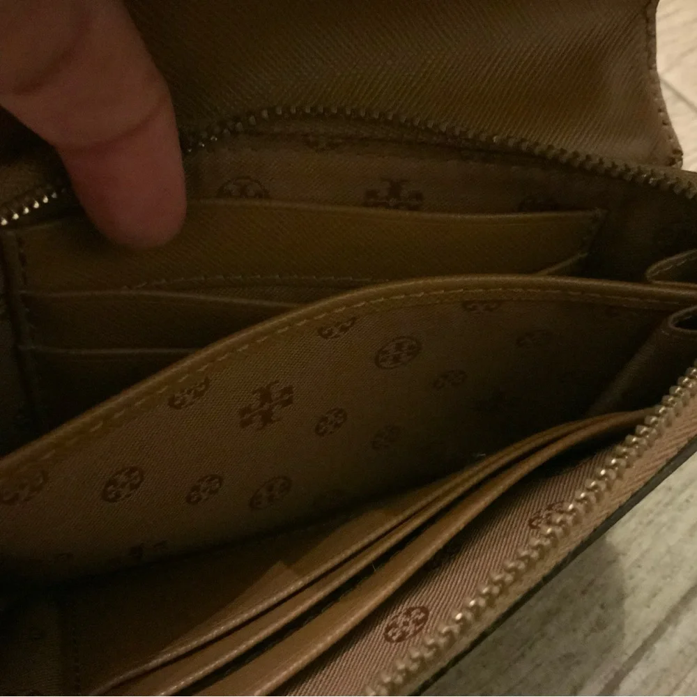 Tory Burch classic zip